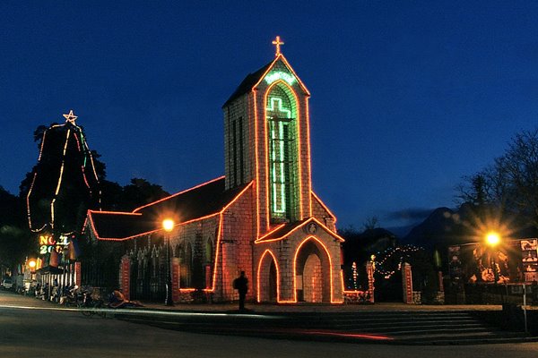 Nhà thờ Đá Sapa
